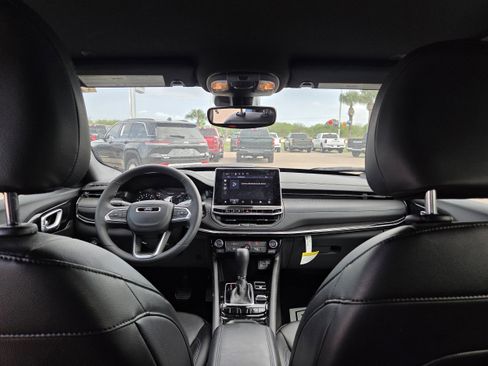 New 2026 Jeep Compass Latitude image 21