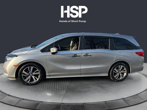 Used 2022 Honda Odyssey Touring image 2