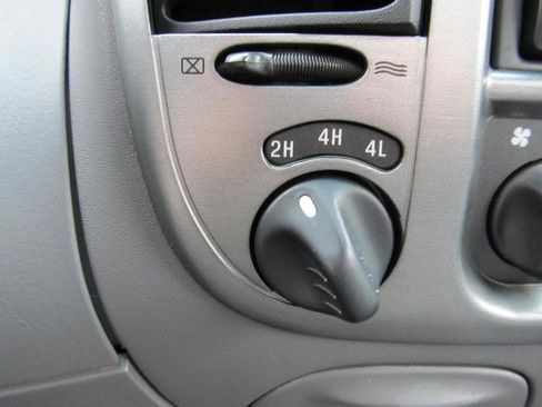 Used 2003 Ford F150 XLT image 49