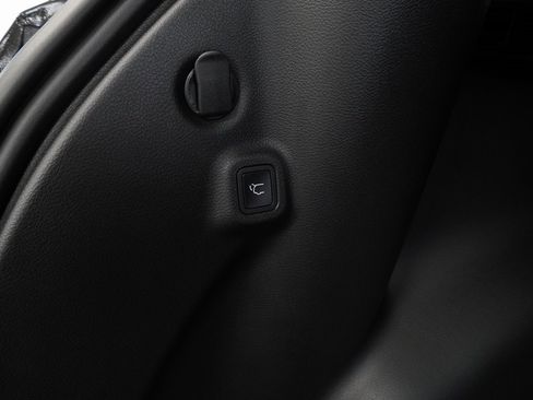 Certified 2025 Jeep Compass Latitude w/ Convenience Group image 41