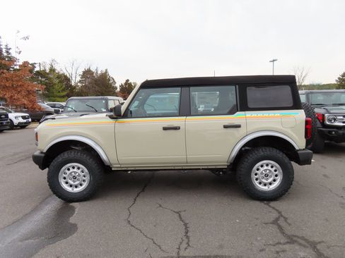 New 2025 Ford Bronco 4-Door image 7
