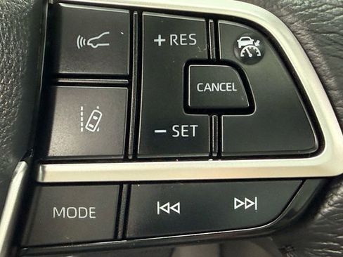 Certified 2024 Toyota Sienna XLE image 15