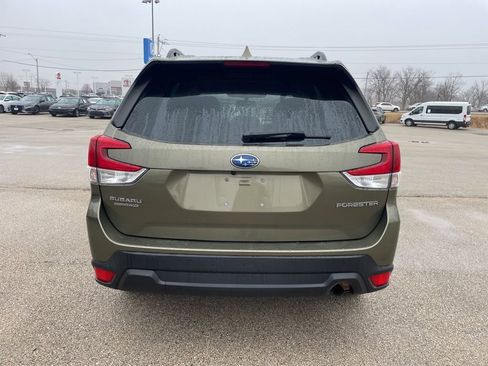 Used 2022 Subaru Forester Premium image 3