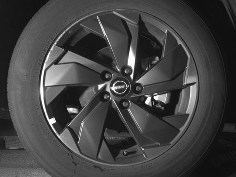 Used 2025 Nissan Rogue SV image 13