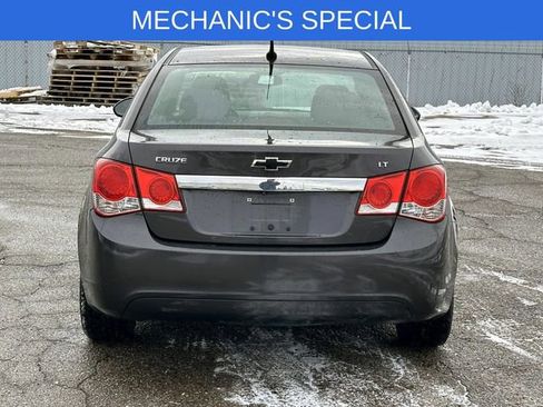 Used 2014 Chevrolet Cruze LT w/ Technology Package image 4