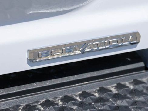 New 2026 GMC Canyon Elevation w/ Convenience Package image 6