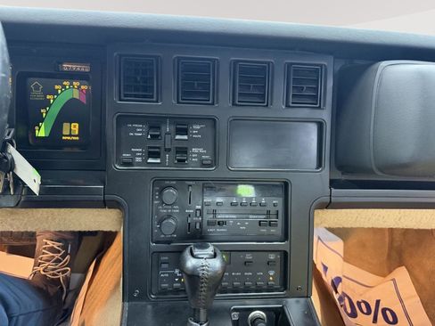 Used 1986 Chevrolet Corvette Coupe image 14