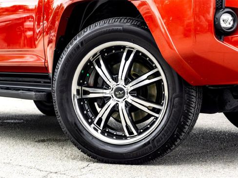 Used 2022 Toyota 4Runner SR5 image 2