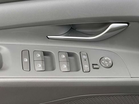 Used 2024 Hyundai Elantra SEL w/ Convenience Package image 15