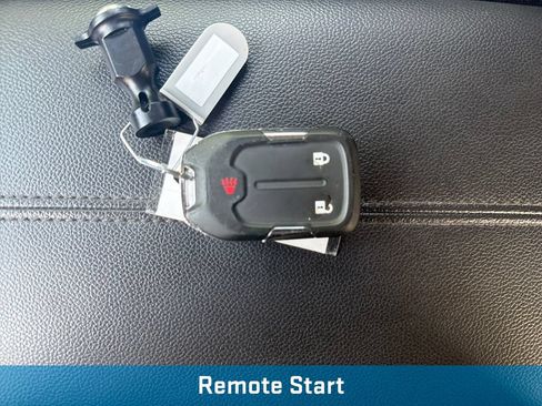 Used 2024 GMC Terrain SLE AWD/4WD image 23
