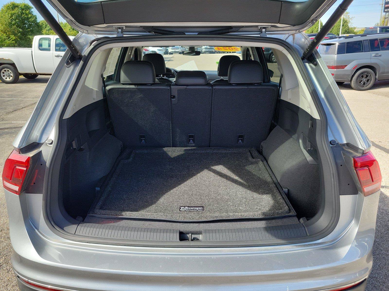 Used 2024 Volkswagen Tiguan Wolfsburg Edition AWD/4WD image 7