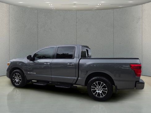 Used 2021 Nissan Titan SV RWD image 5