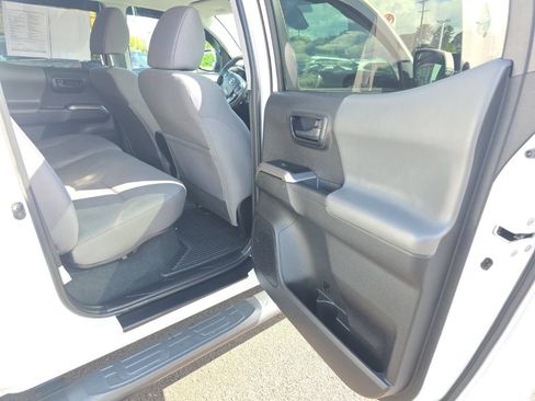 Used 2023 Toyota Tacoma SR5 w/ Technology Package AWD/4WD image 9