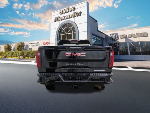 Used 2025 GMC Sierra 2500 Denali image 7