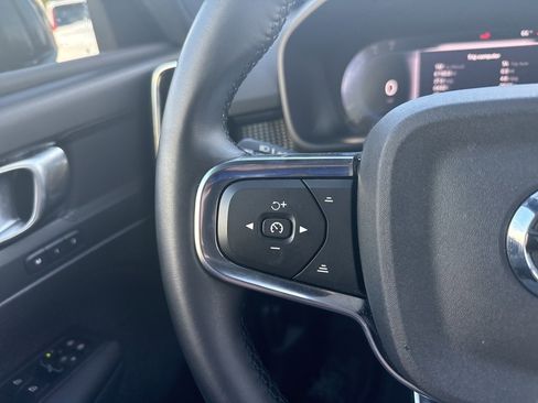 Certified 2025 Volvo XC40 B5 Plus image 19