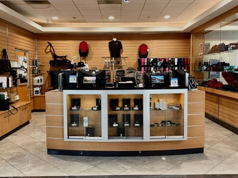 Used 2022 Mercedes-Benz GLS 450 4MATIC image 4