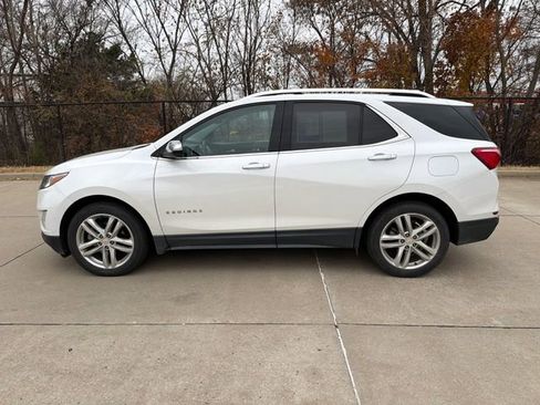 Used 2019 Chevrolet Equinox Premier image 2