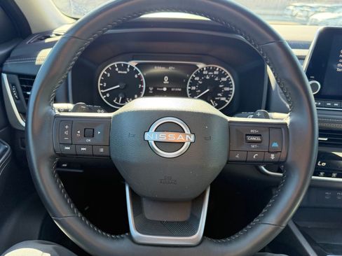 Certified 2025 Nissan Rogue SV FWD image 15