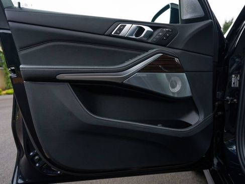Used 2026 BMW ALPINA XB7 AWD/4WD image 9