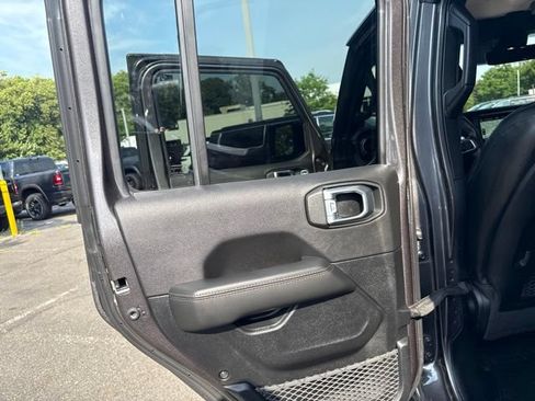 Used 2021 Jeep Wrangler Unlimited Rubicon w/ Trailer Tow Package AWD/4WD image 37