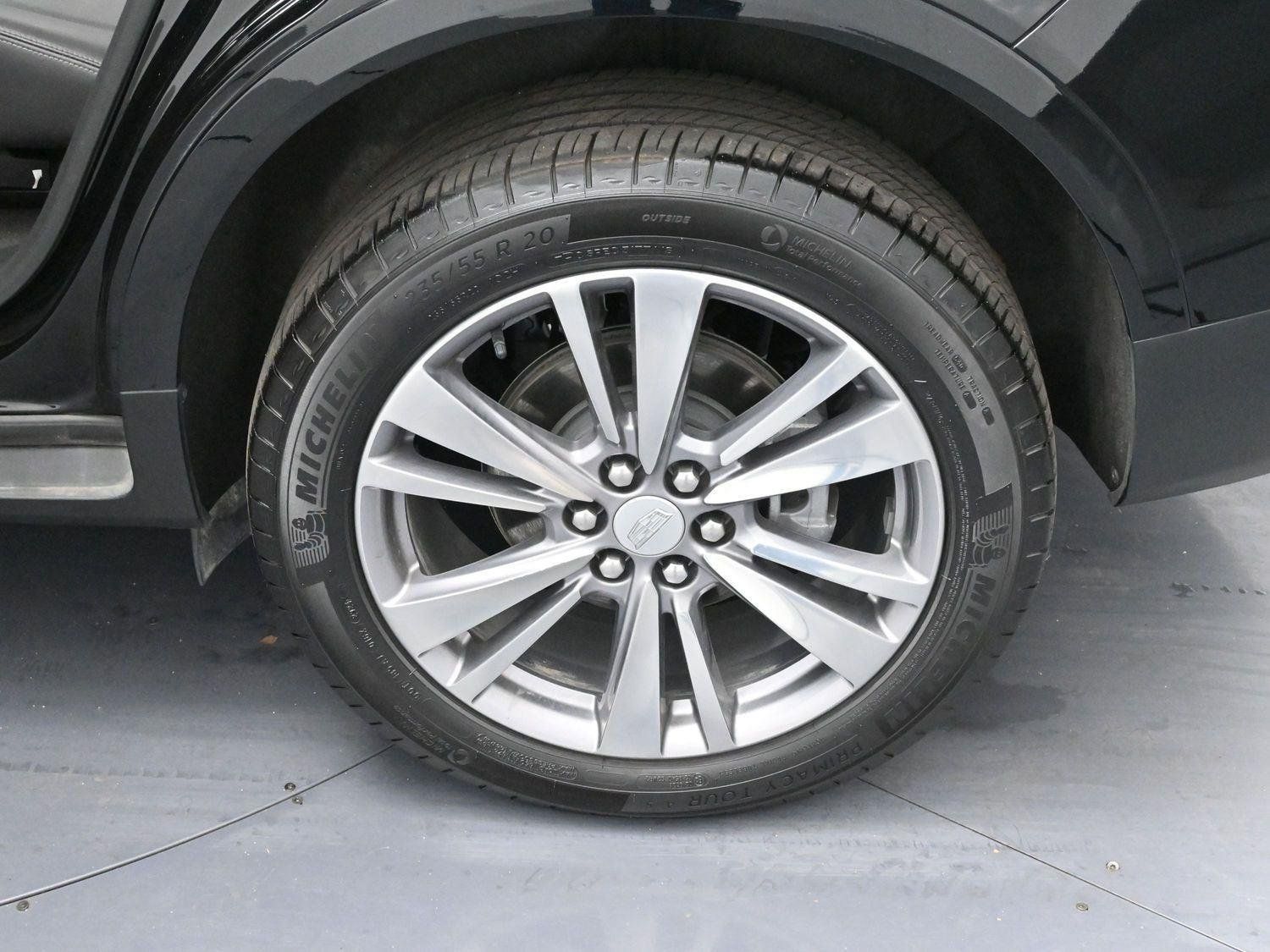 Certified 2025 Cadillac XT5 Premium Luxury AWD/4WD image 33