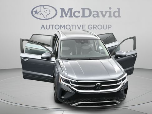 Used 2023 Volkswagen Taos SEL AWD/4WD image 43