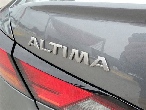Used 2024 Nissan Altima 2.5 S image 9