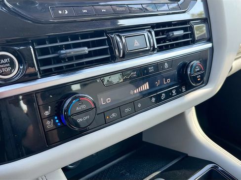 Used 2022 Nissan Pathfinder Platinum w/ Lighting Package (N93) FWD image 16