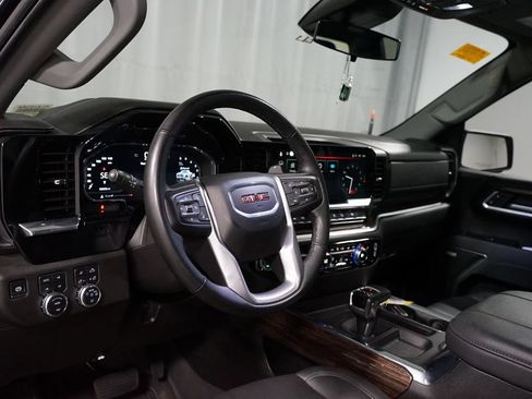 Used 2025 GMC Sierra 1500 Elevation w/ Elevation Premium Package AWD/4WD image 7