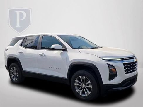New 2027 Chevrolet Equinox LT FWD image 2