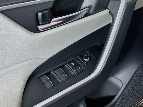 Used 2024 Toyota RAV4 XLE w/ Convenience Package image 15