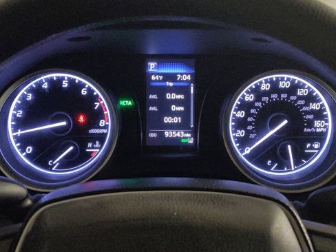 Used 2021 Toyota Camry LE image 23