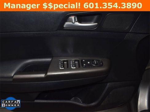 Used 2019 Kia Sportage LX image 11