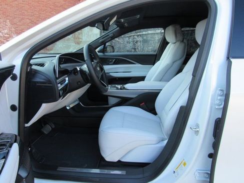 New 2025 Cadillac Lyriq Luxury image 5