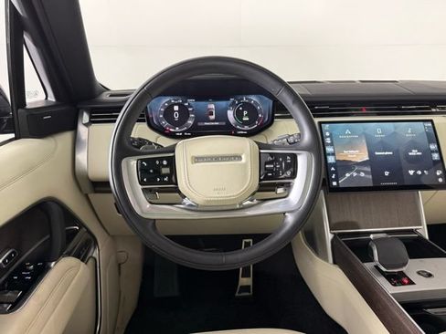 Used 2025 Land Rover Range Rover SE AWD/4WD image 26