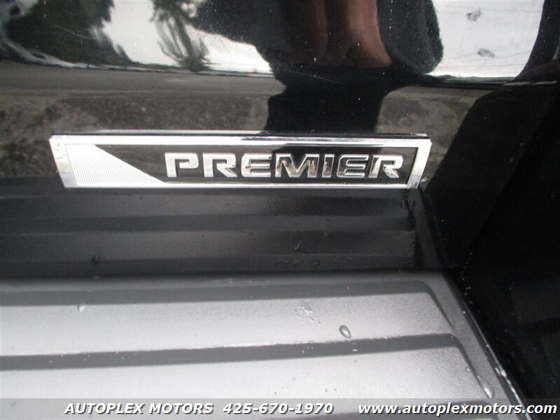 Used 2018 Chevrolet Suburban Premier AWD/4WD image 17
