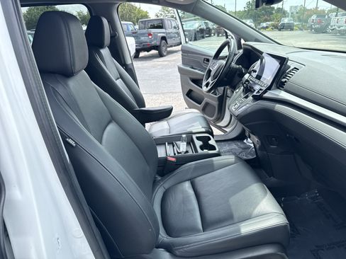 Used 2023 Honda Odyssey EX-L image 2