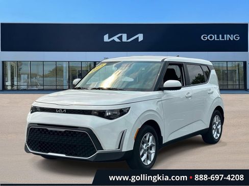 Certified 2023 Kia Soul LX w/ Option Group 015 FWD image 5