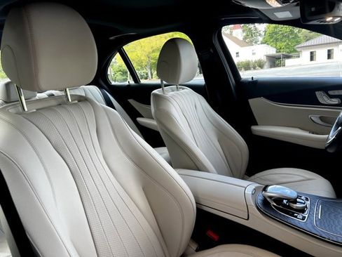 Used 2020 Mercedes-Benz E 350 4MATIC Sedan image 28