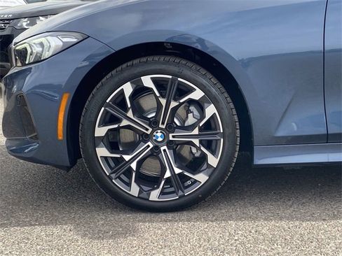 Used 2025 BMW 330i Sedan w/ Convenience Package image 10