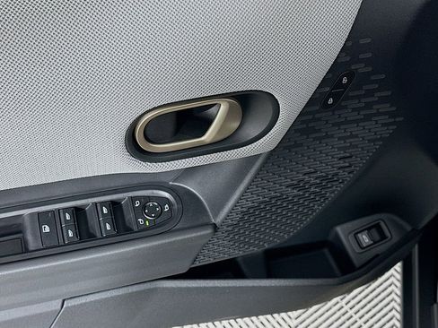 Certified 2025 MINI Cooper 4-Door Hardtop FWD image 18