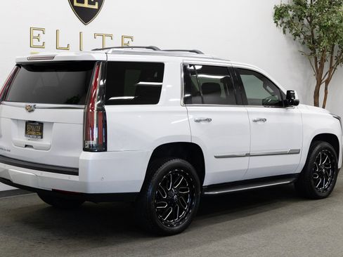 Used 2017 Cadillac Escalade Premium Luxury image 12