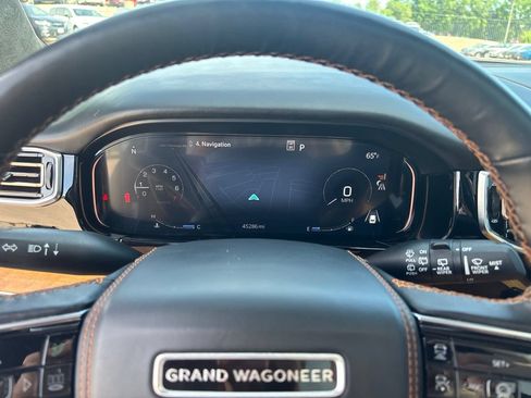 Used 2022 Jeep Grand Wagoneer Series III AWD/4WD image 16