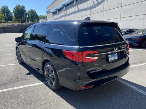 Used 2022 Honda Odyssey Elite image 3