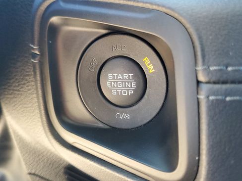 Used 2024 Jeep Wrangler Unlimited Sahara AWD/4WD image 34