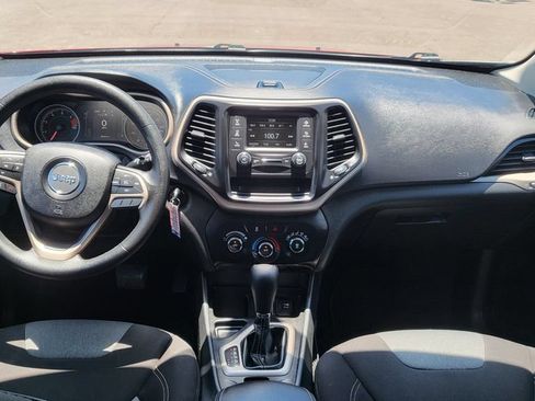 Used 2016 Jeep Cherokee Sport FWD image 26