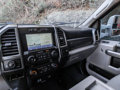 Used 2018 Ford F250 XLT w/ XLT Value Package image 21