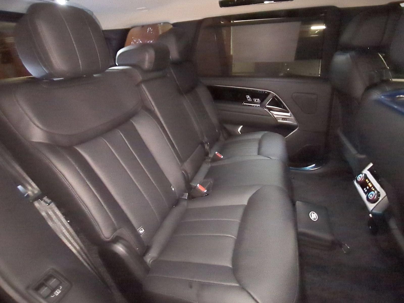 New 2026 Land Rover Range Rover Long Wheelbase SE AWD/4WD image 29