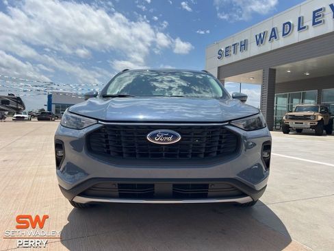 New 2025 Ford Escape SE image 9