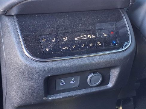 Used 2025 Nissan Armada Platinum Reserve image 19